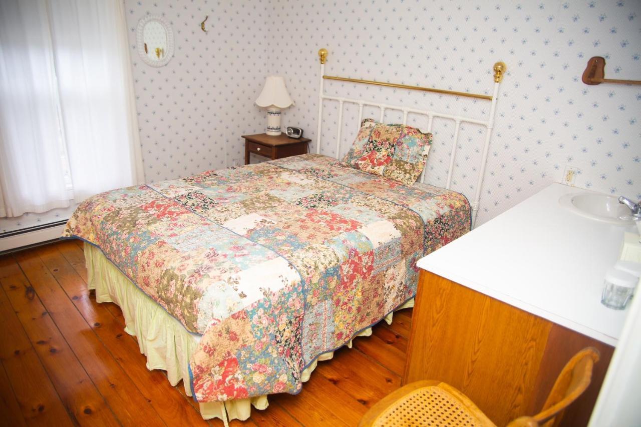 Sylvan Inn Bed&Breakfast Glen Arbor Eksteriør bilde