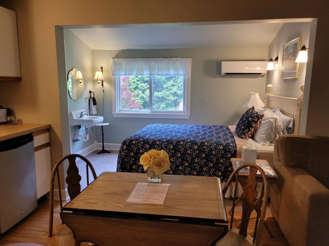 Sylvan Inn Bed&Breakfast Glen Arbor Eksteriør bilde