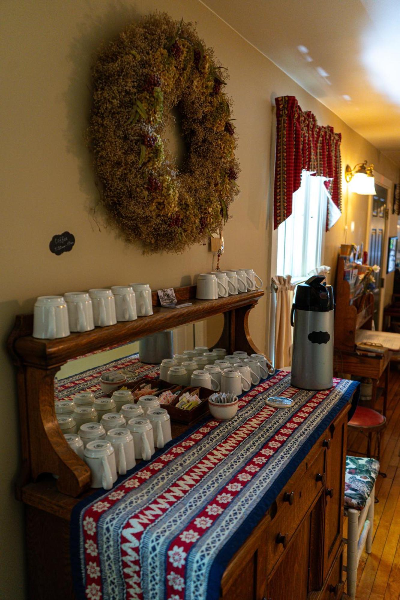 Sylvan Inn Bed&Breakfast Glen Arbor Eksteriør bilde
